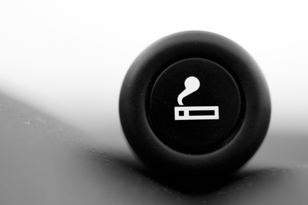 Allume-cigare pour alimenter un compresseur portatif